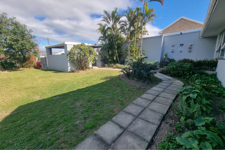 4 Bedroom Property for Sale in Beacon Bay Eastern Cape